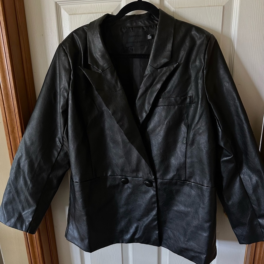 Boohoo X Madison Beer oversized leather jacket